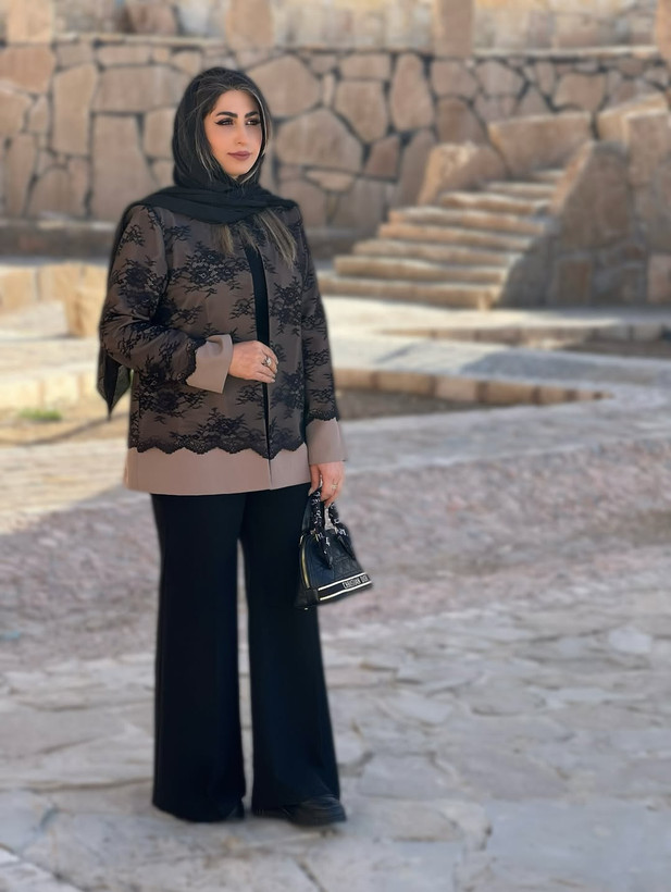 کت زنانه مجلسی جنس دانتل فرانسه و کرپ گرم بالا تک رنگ